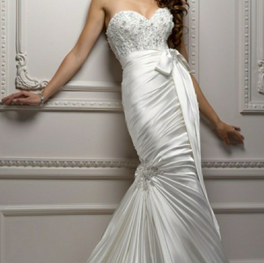 Bridal Gown / Wedding Dress